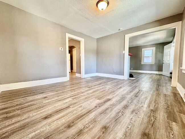 Building Photo - 1243 Portage Ave