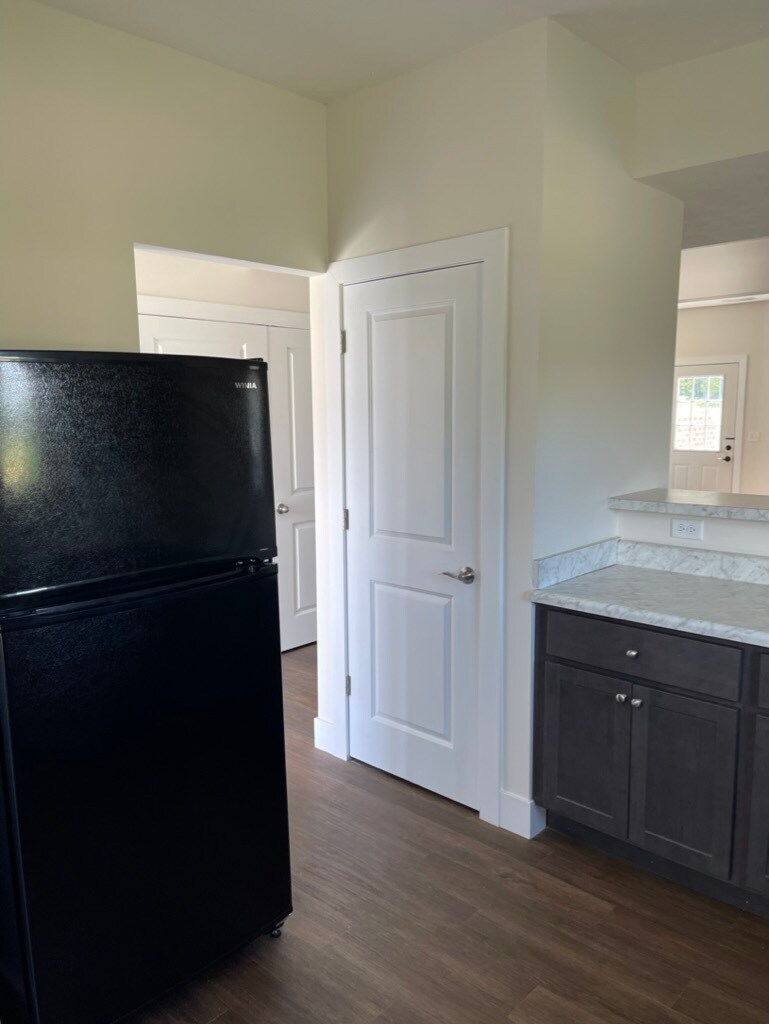 Building Photo - 4231 Otter Creek Dr