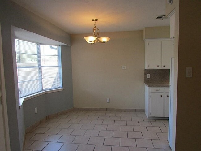 Building Photo - 1322 Kappa St