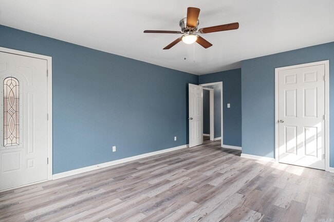 Building Photo - 5708 Alta Vista Dr