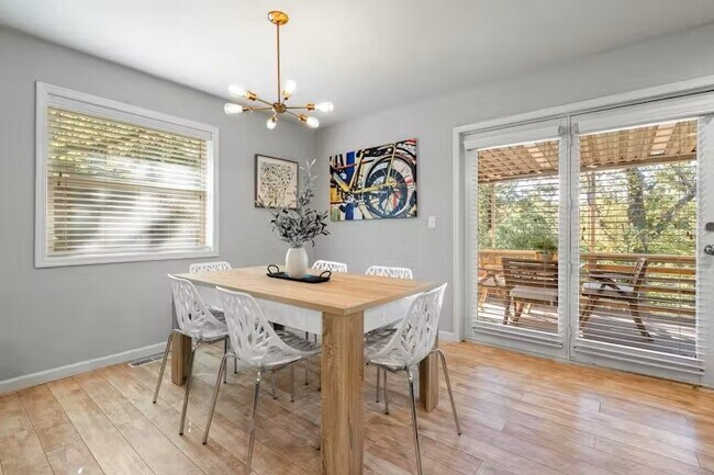 Building Photo - 15 Churchill Dr