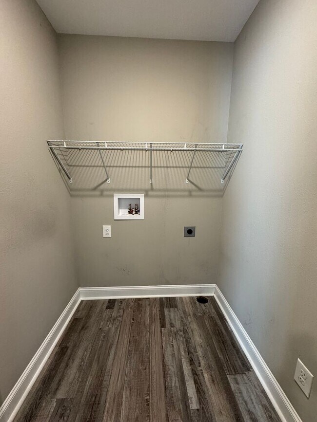 Building Photo - 310 N Varnell Rd