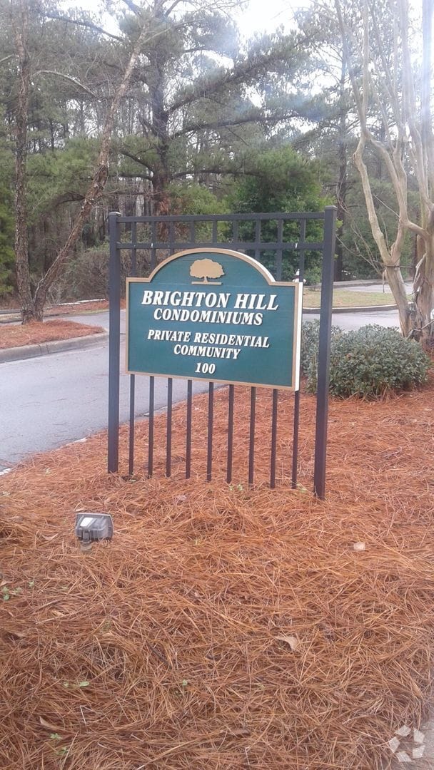 Building Photo - Large 2 Bedroom 2 Bath Northeast Columbia!!