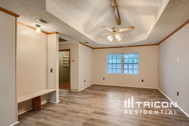 Building Photo - 5003 Willow Park Dr