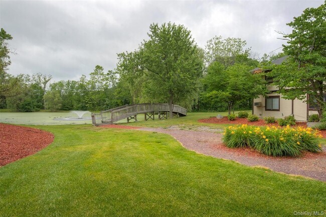 Building Photo - 19 Scarborough Ln