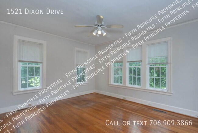Building Photo - 1521 S Dixon Dr