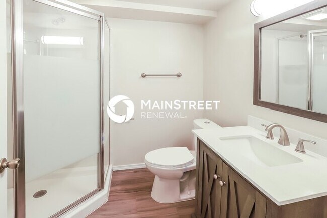 Building Photo - 3 Bedroom Pet-Friendly Home in KANSAS CITY, MO with Main Street Renewal