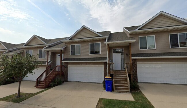 Primary Photo - 1805 Goose Lake Cir