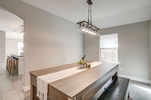 Building Photo - 5617 Kilpatrick Ave