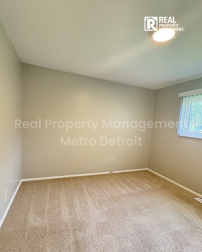 Building Photo - 2651 Arrowhead Dr