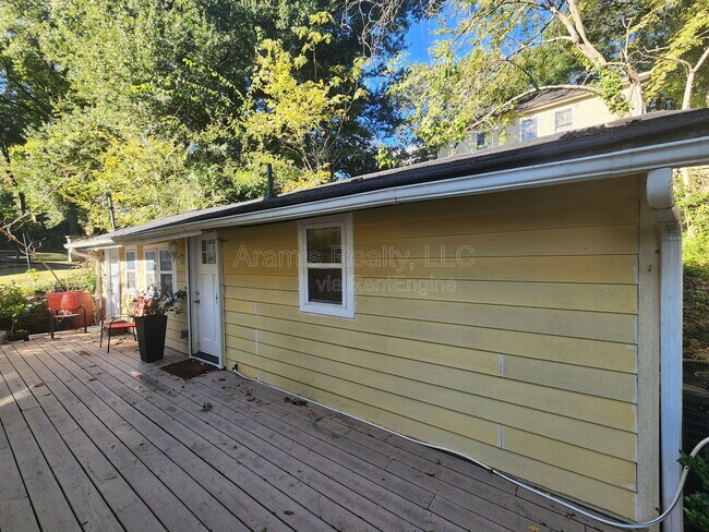 Building Photo - 1064 Curran St NW