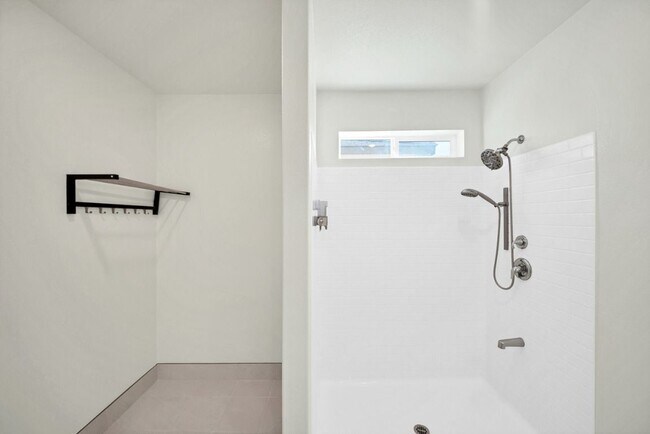 Building Photo - 41207 Alegria Ln