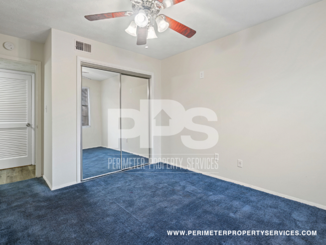 Building Photo - FULLY RENOVATED UNIT!!! WITH ONE MONTH REN...