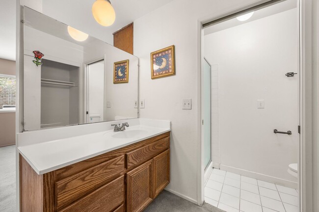 Building Photo - 3-Bed, 2-Bath Single-Family Residence With...