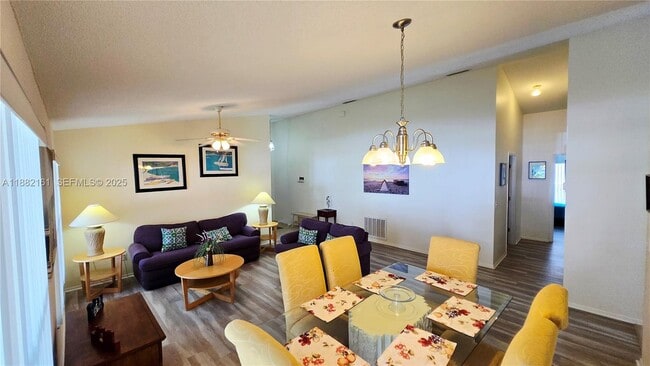 Building Photo - 550 Castlemain Cir