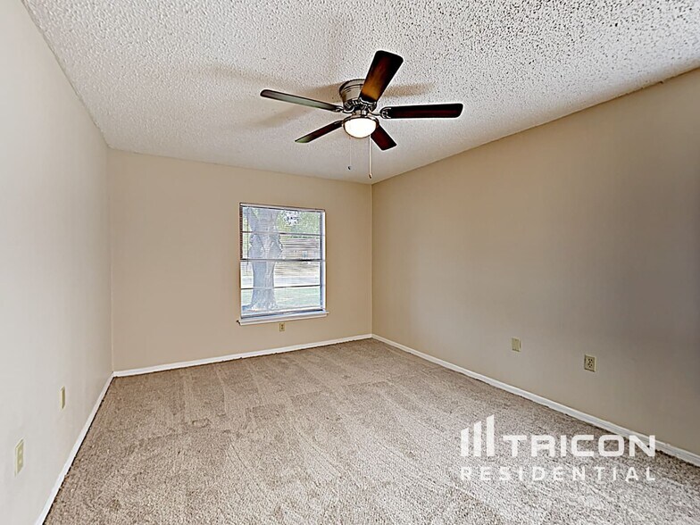 Building Photo - 10235 Flatland Trail