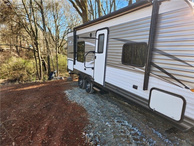 Building Photo - 315 Fairplay Rd