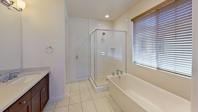 Building Photo - Los Carneros townhouse 3 Bed / 2.5 Bath – ...