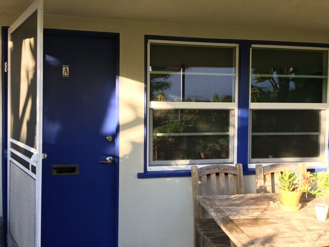 Building Photo - 1042 Pearl St