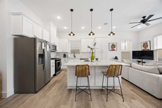 Building Photo - 5702 Breland St