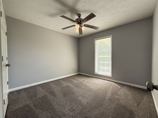 Building Photo - 2018 Tranquil Ln