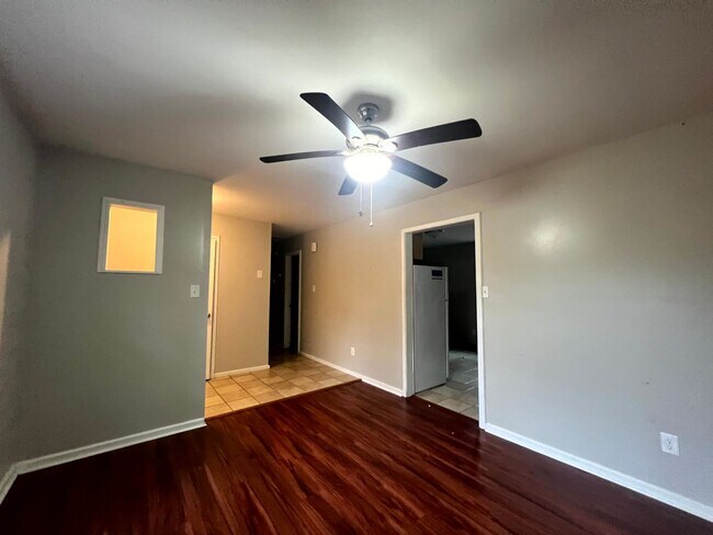 Building Photo - 6545 Amanda Cir