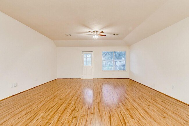 Building Photo - 25831 Chapman Falls Dr
