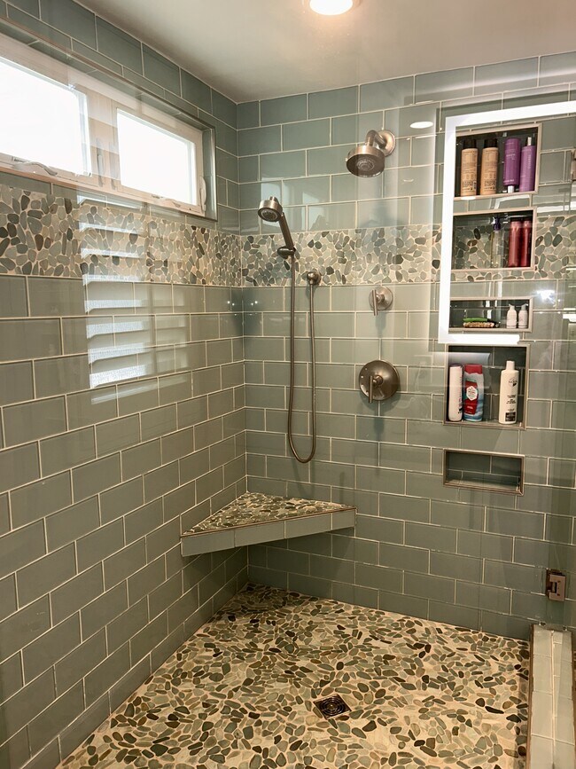 Building Photo - 3740 Ocean Dr