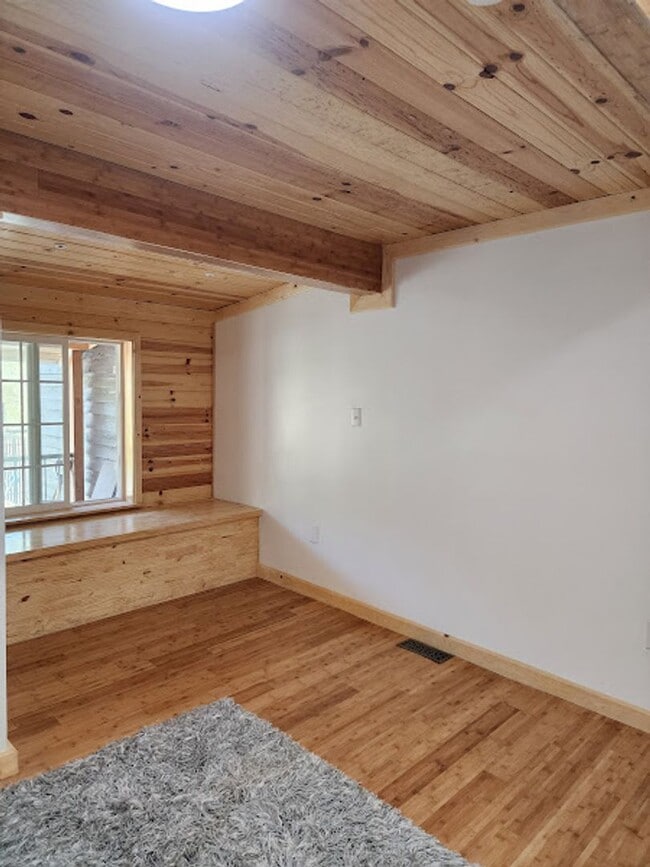 Building Photo - Long Realty & Property Management - Very Beautiful Cabin Close to Ski Resorts