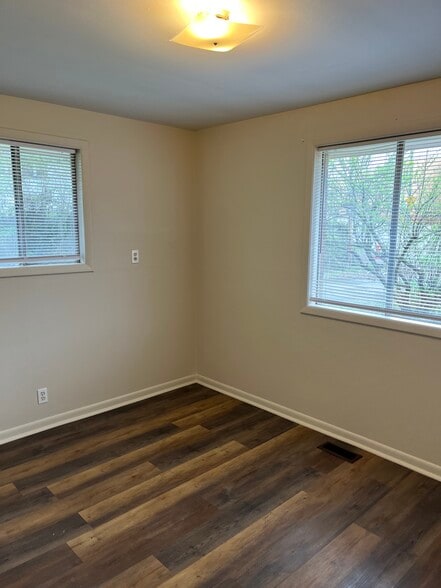 Building Photo - 49 Donelson St