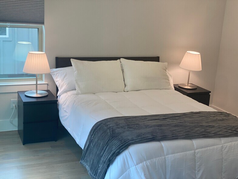 Master Bedroom - 1802 Deacon Hl Ct