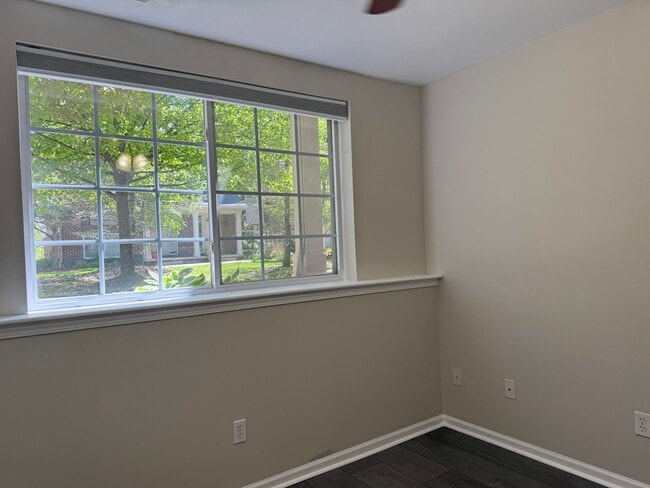 Building Photo - 3083 Promenade Cir