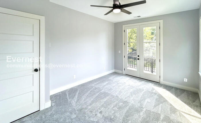 Building Photo - 415 S University St