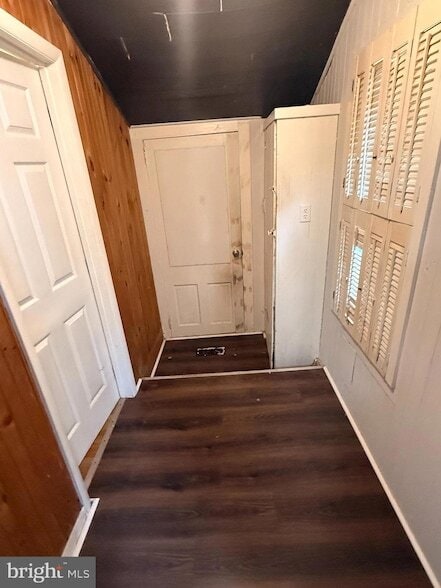 Building Photo - 73 Walnut St