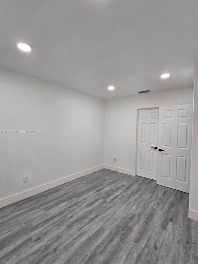 Building Photo - 1120 Parkside Green Dr