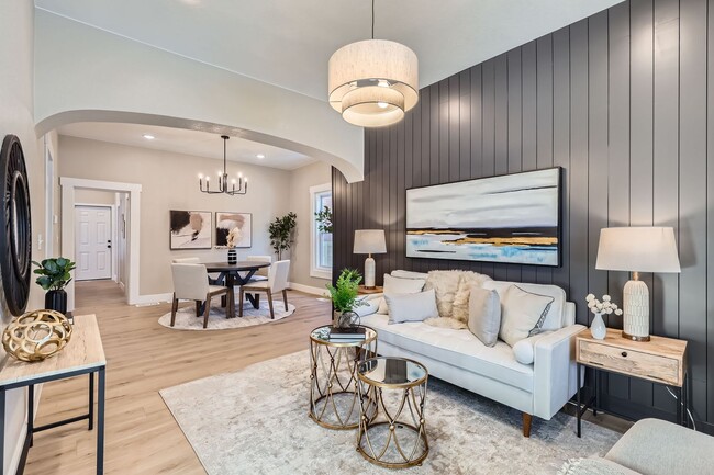 Building Photo - Newly Remodeled Home!