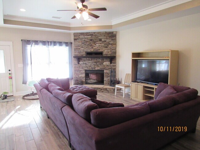 Building Photo - 3956 Painter Branch Rd