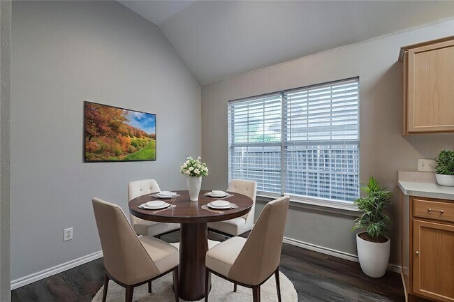 Building Photo - 3205 Carverly Ave