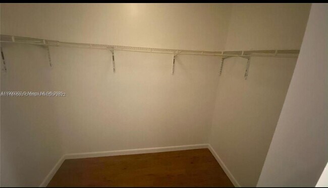 Building Photo - 21240 NE 9th Ct