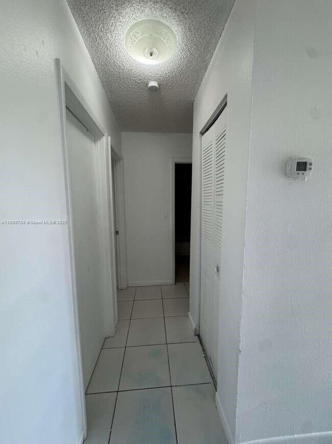 Building Photo - 2710 NW 11th Pl