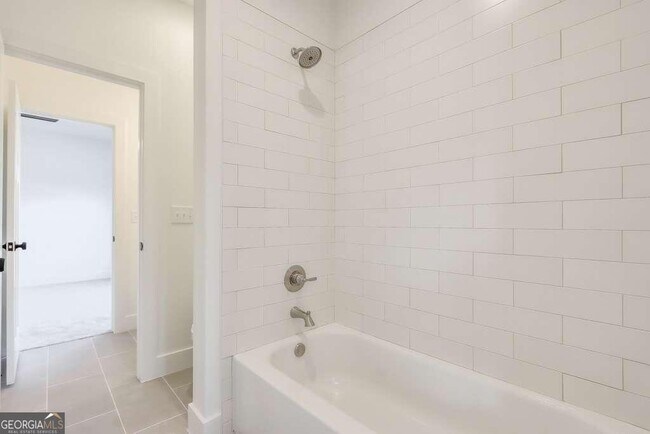 Building Photo - 143 Hosch St