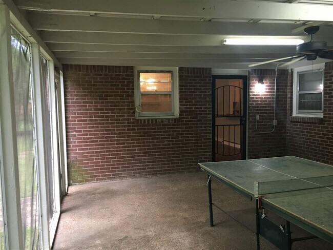 Building Photo - 1185 Perkins Terrace