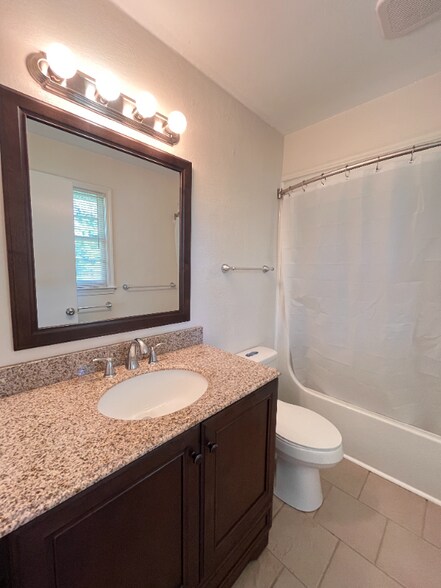 Building Photo - 343 Guildford Cir