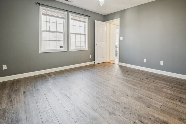Building Photo - GREAT PRICE! Move-In Ready 3-Bedroom Home Near Camp Lejeune