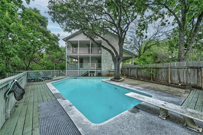 Building Photo - 3605 Silver Hill Cir