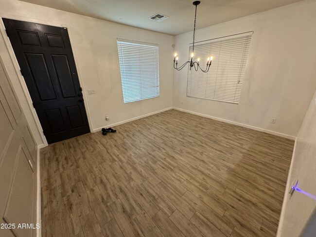 Building Photo - 4022 E Cherry Hills Dr