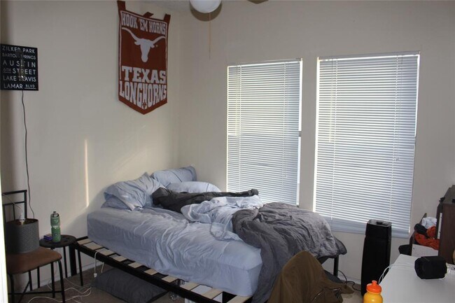 Building Photo - 2804 Rio Grande St