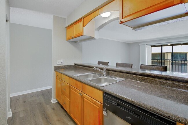 Building Photo - 12293 Sailwinds Dr