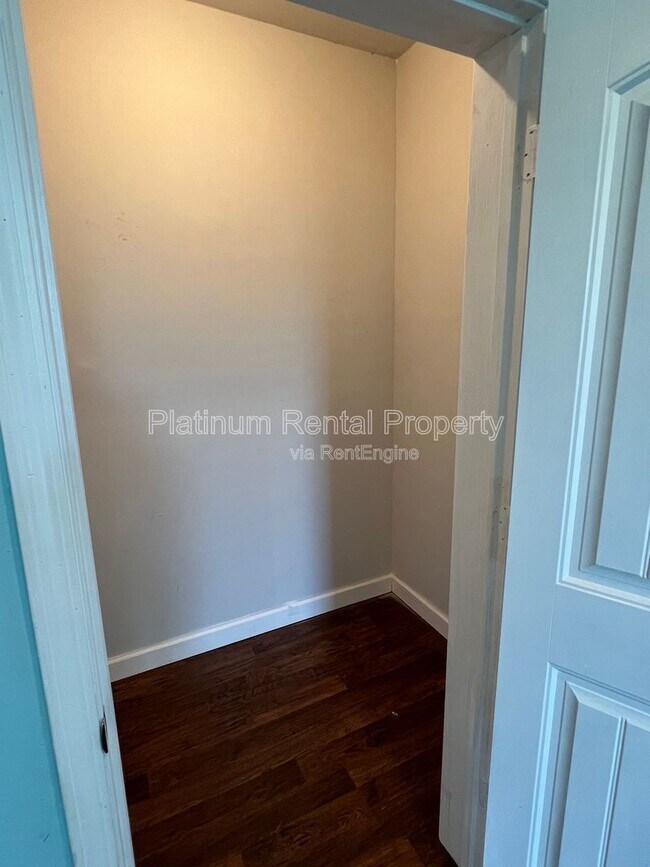 Building Photo - 4770 Leatherstone Way