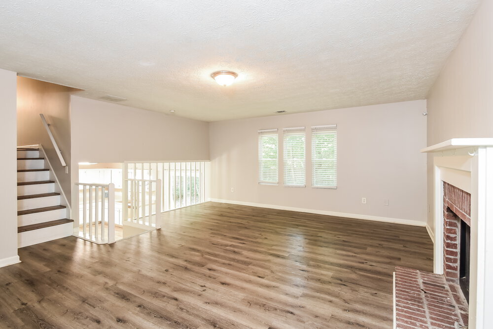 Building Photo - 5895 Brookside Dr SE